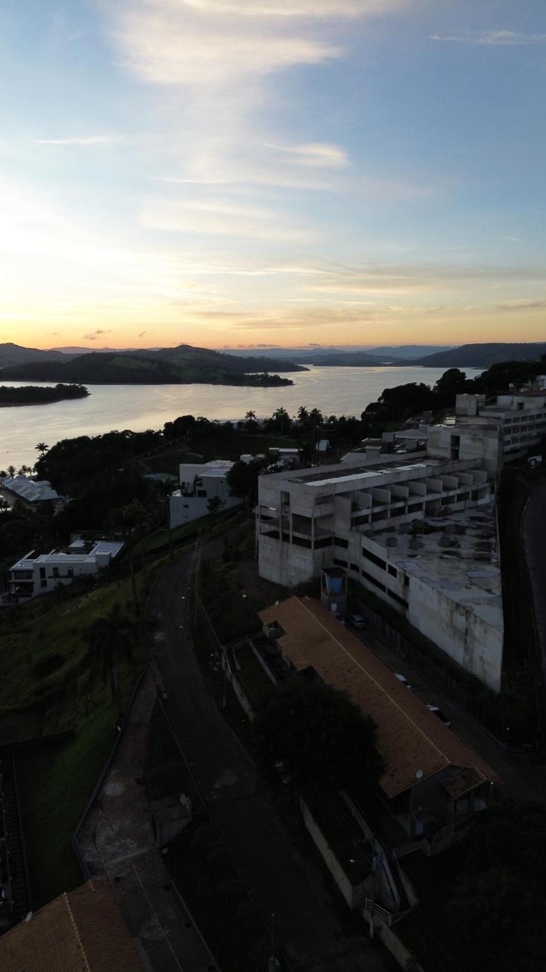 Hotel Escarpas Do Lago กาปีตอลิโอ ภายนอก รูปภาพ